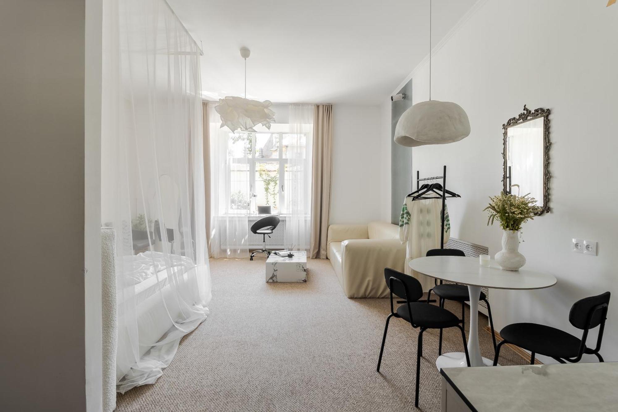 Netflix And Chill Apartment Lviv Exterior photo